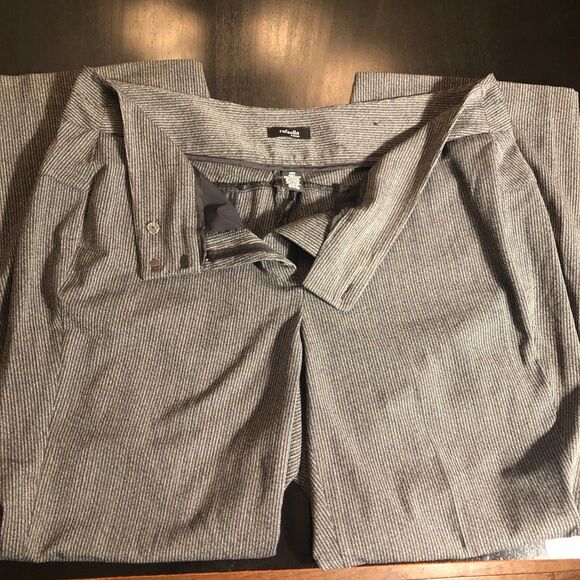 Rafaella Womens Size 18W Gray Pinstripe‎ Dress Pants Tailored Look Professional - Picture 3 of 7